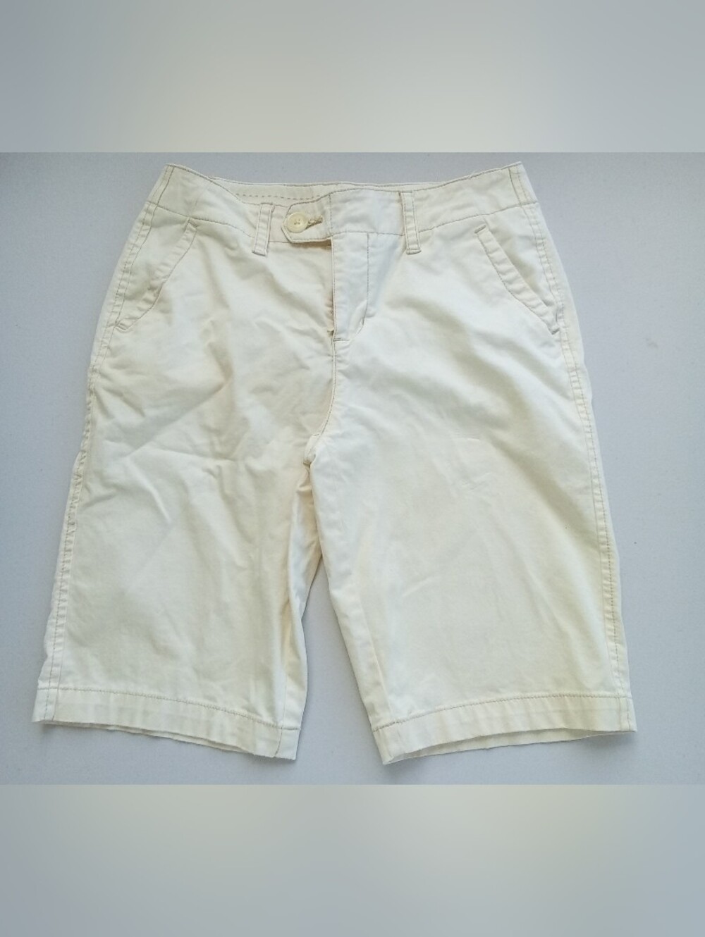 St. John's Bay Women's Pale Yellow Bermuda Chino Shorts, Size 4